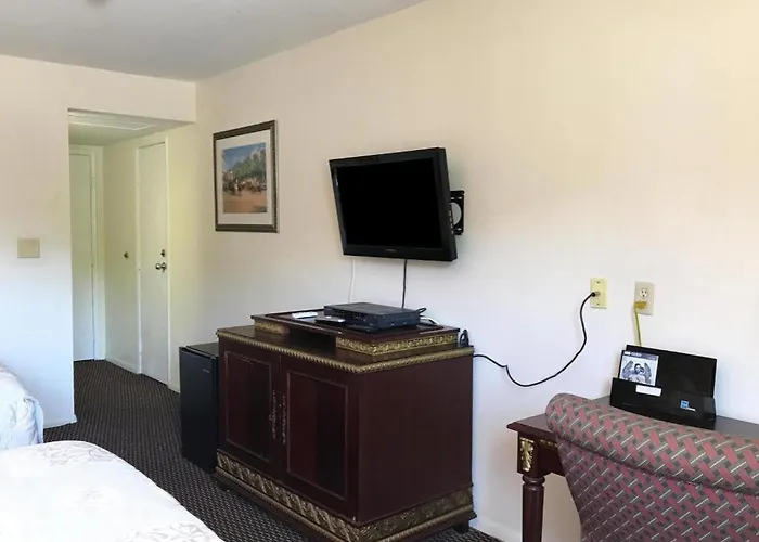 Hotel America's Urbana